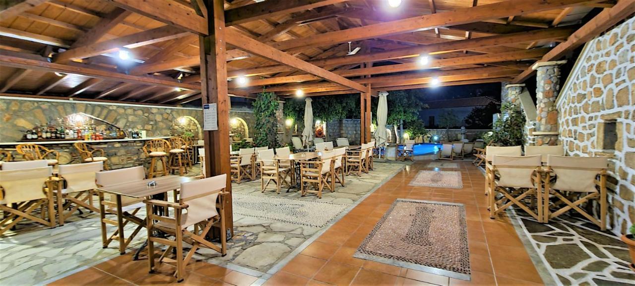 Kastro Hotel Szpécesz Kültér fotó