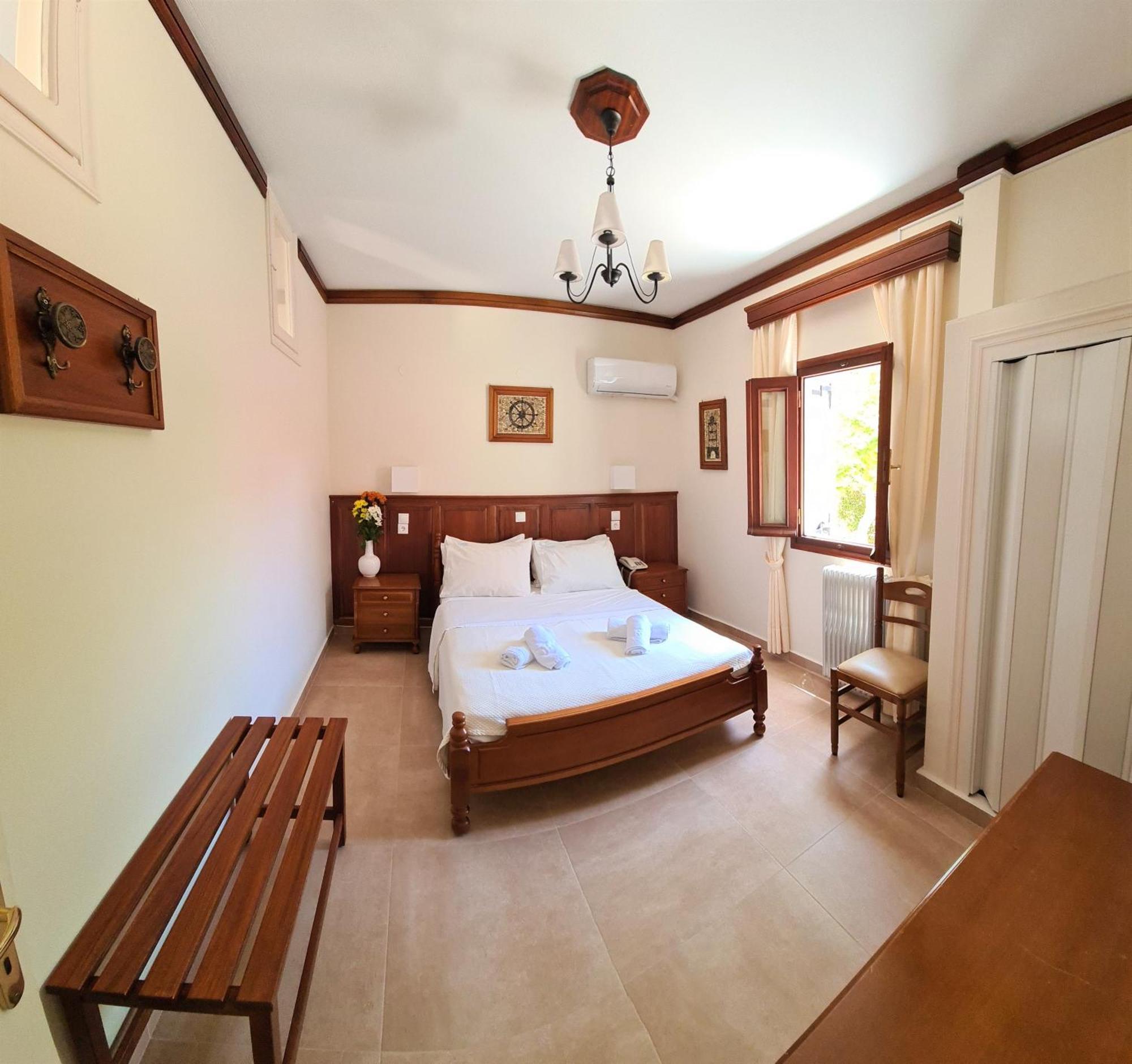 Kastro Hotel Szpécesz Kültér fotó